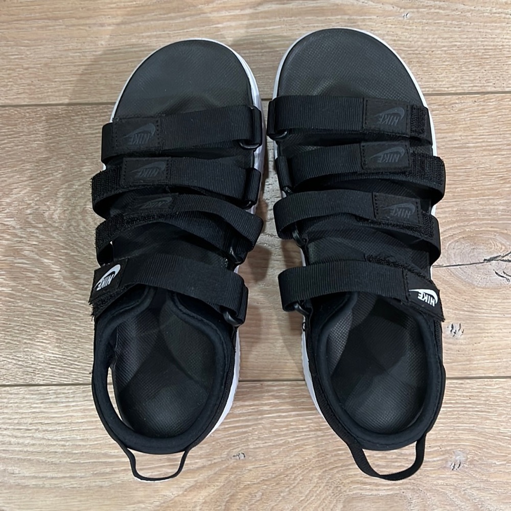 Nike icon classic platform sandal